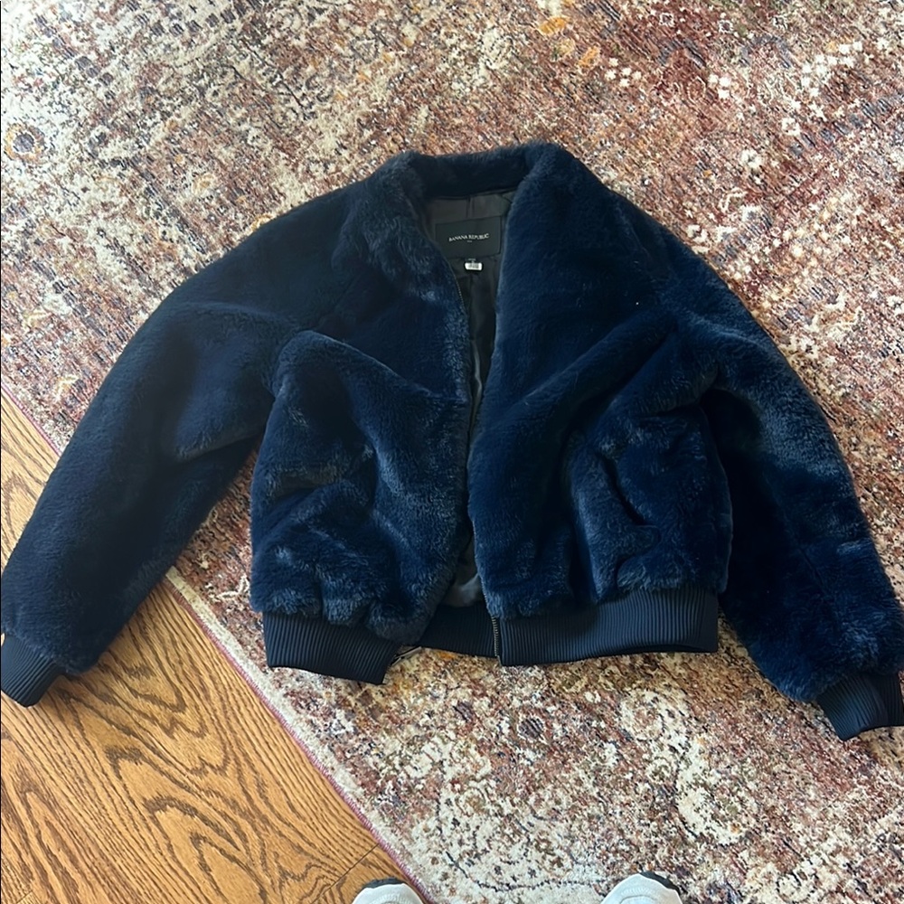 Vintage Banana Republic, faux fur bomber jacket size small navy